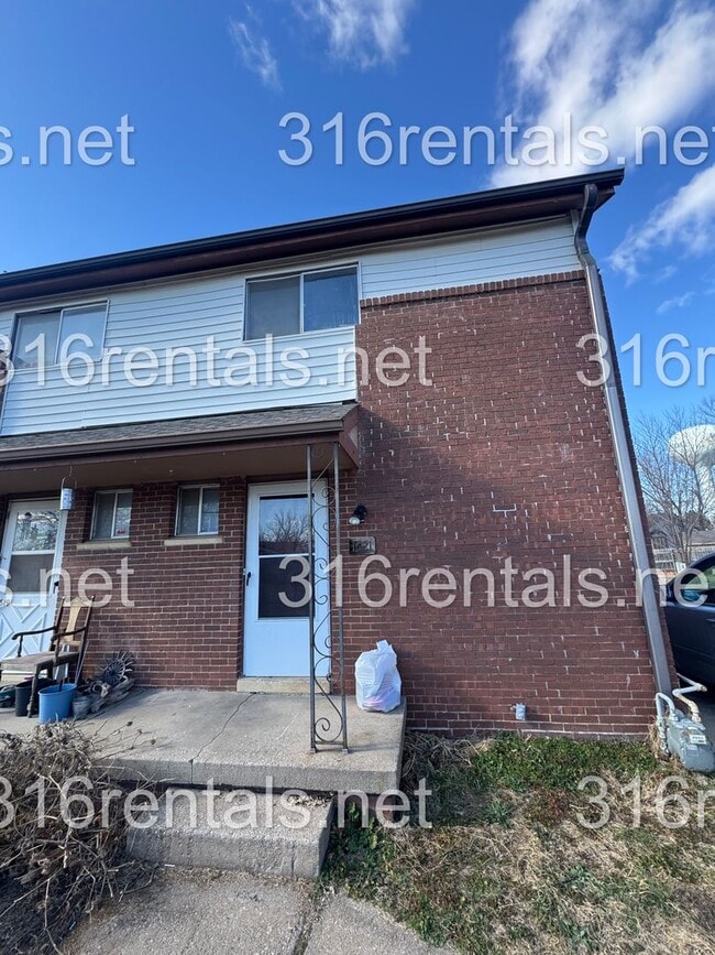 Building Photo - $850- 2 bed 1 bath - Townhomes