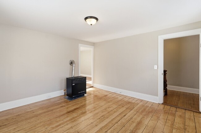 Building Photo - 268 Providence Rd Unit 270A