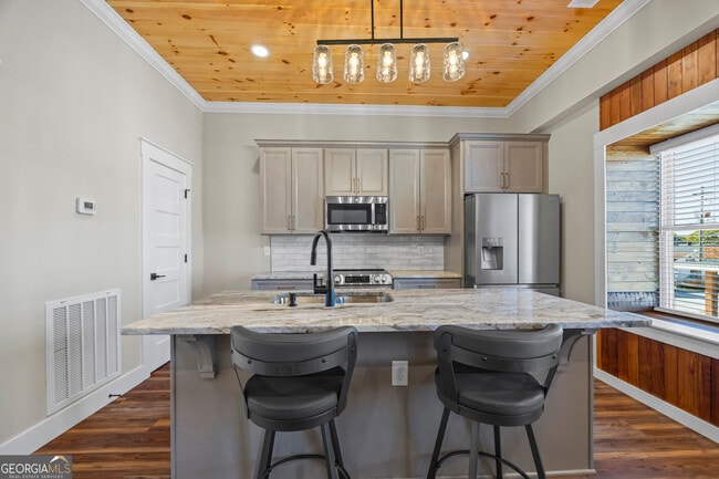 Photo - 958 Church St