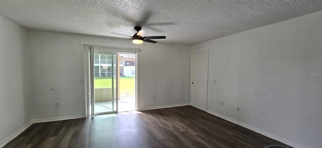 Photo - 671 Royalty Ct