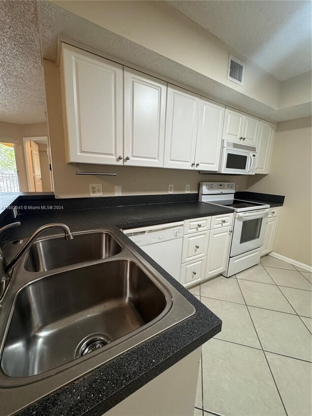 Photo - 9630 NW 2nd St (Pembroke Pines, FL)