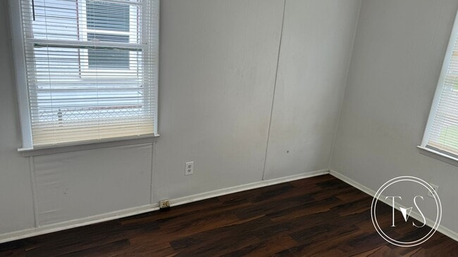 Photo - 1514 Heron St