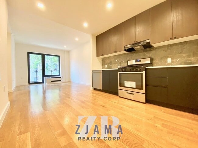 Building Photo - 25 E 19th St Rental