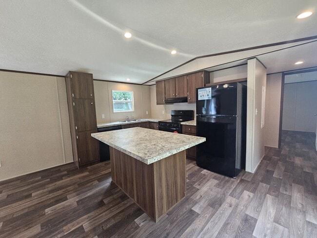 Photo - 1135 Hendricks Lake Rd