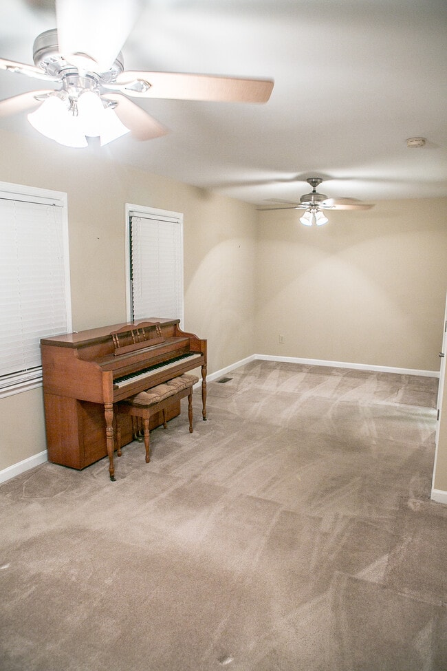 Photo - 2804 Thurman Cir SW