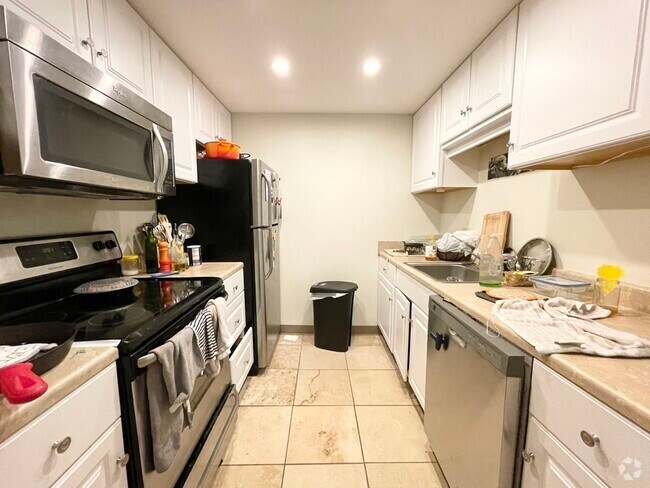 Building Photo - 671 Massachusetts Ave Unit #2 Rental