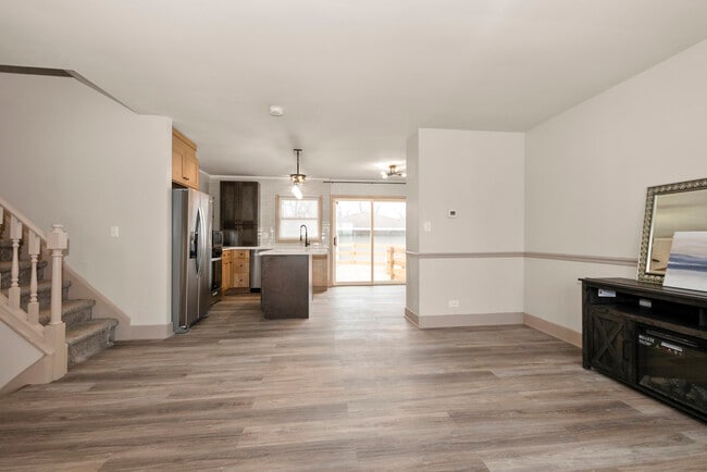 Photo - 836 Lily Cache Ln