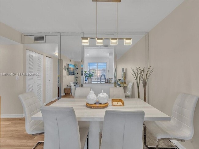 Photo - 7840 NW 50th St Unidad 404