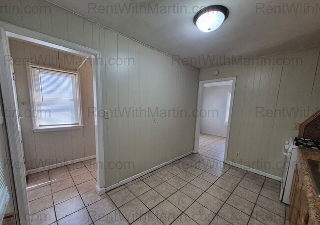 Photo - FOR RENT- 2 bedrooms on Ackermant! Pets Ok!