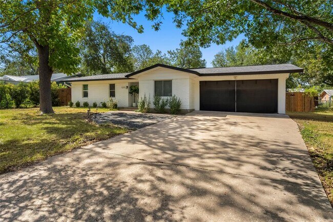1211 Sahara Ave