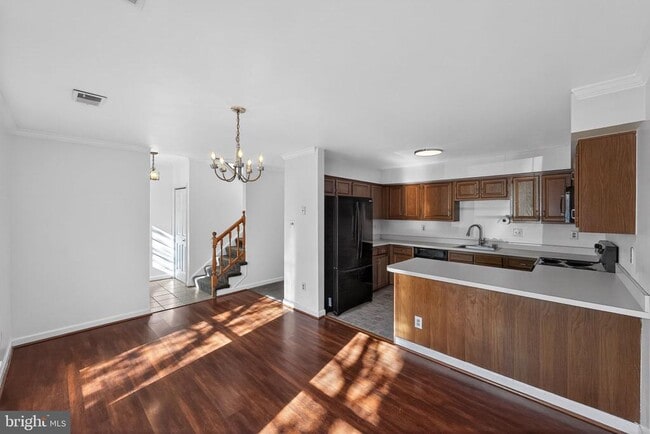 Photo - 219 Heather Ct