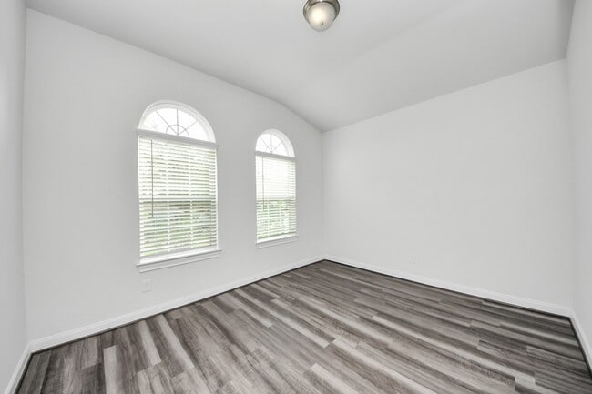 Photo - 8815 Arch Rock Dr