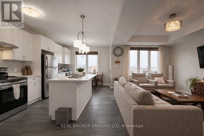 Photo - 1744 Finley Cres