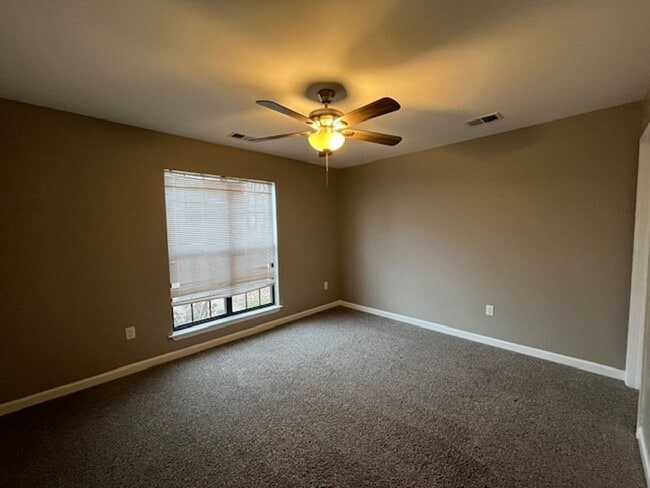 Photo - Renovated 2 Bedroom 2 Bath Home for Rent!