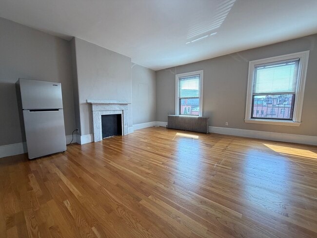 Building Photo - 82 Charles St Unit 4R