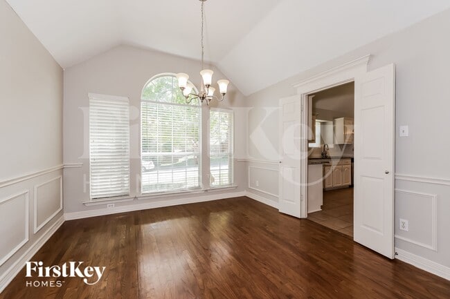 Photo - 846 Robin Meadow Ct