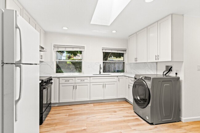 19546 Santa Maria Ave