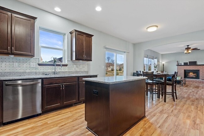 Photo - N42W22770 Beacon Ct