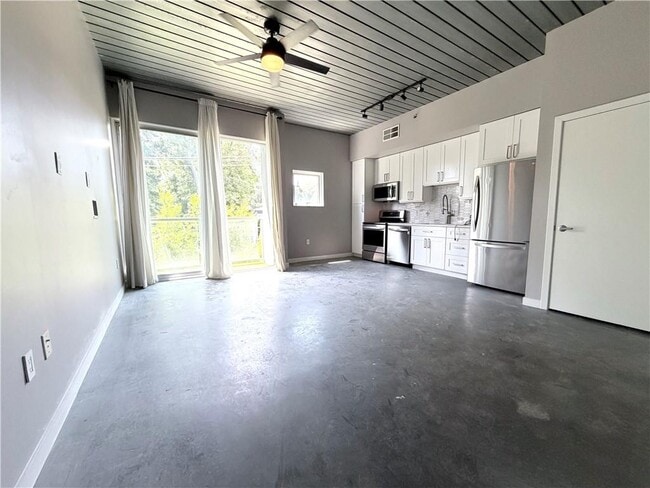 Building Photo - 620 Glen Iris Dr NE Unit 317