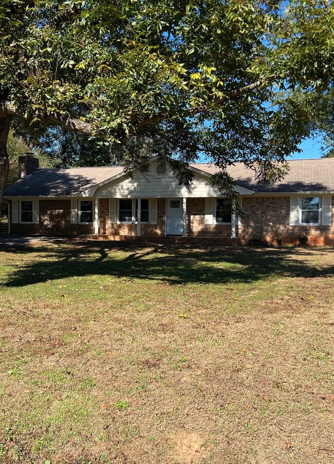 Building Photo - 3751 Robinson Dr