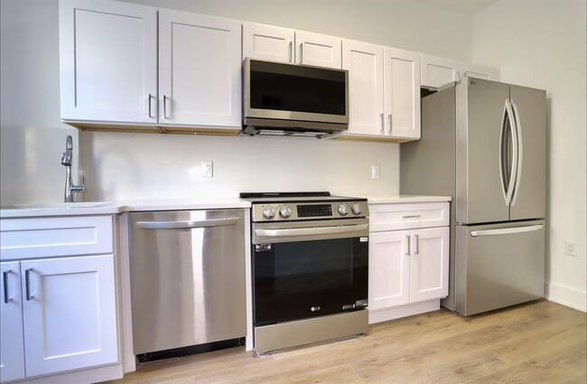 Building Photo - 517 Willow Ave Unit 3R