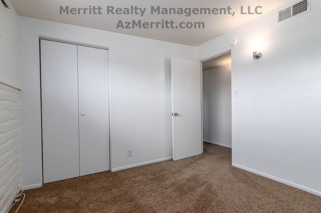 Photo - 4 Bedroom, 2 bath, air conditioned, fenced...