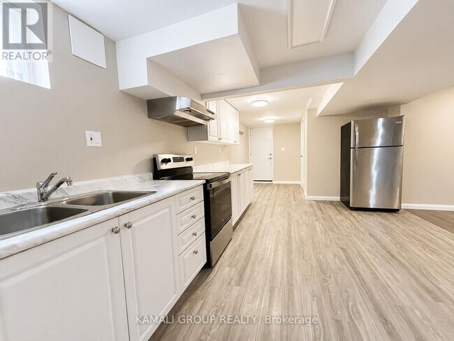 Photo - 75 Keewatin St S