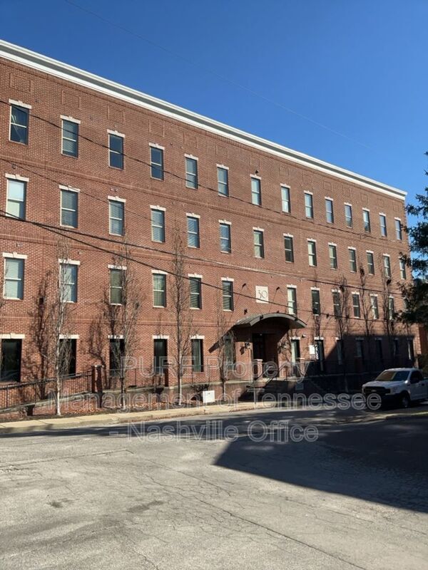 Building Photo - 210 30th Ave N Unit Apt 201