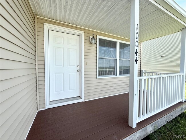 Photo - 10044 Ash St