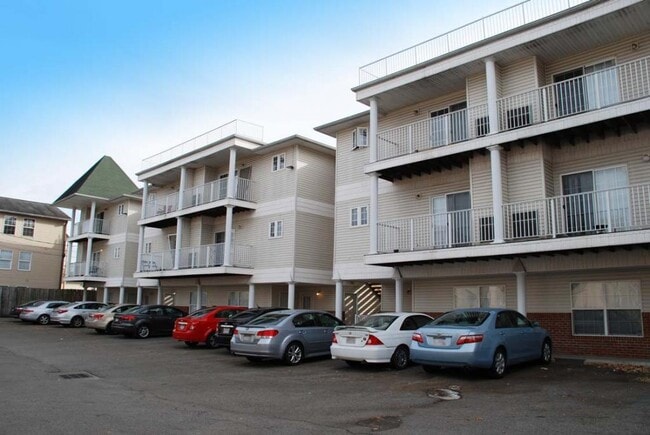 Building Photo - 620 15th St Rental