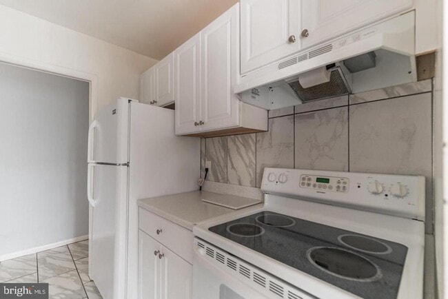 Photo - 7587 Margate Ct Unidad 203