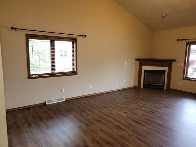 Photo - 13 Century Ct