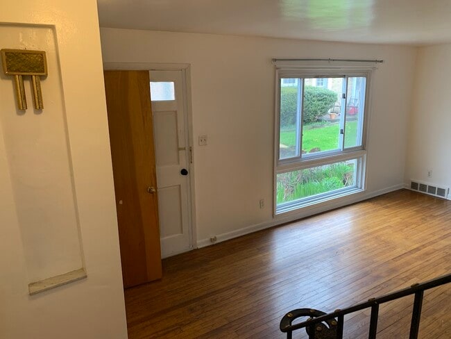 Photo - 5 Mount Royal Ct