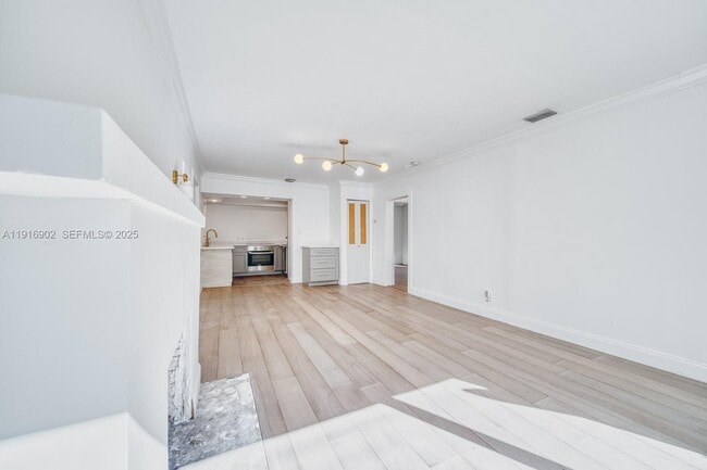 Photo - 845 NE 119th St