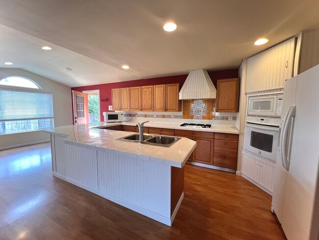 Photo - 20968 Travis Ln