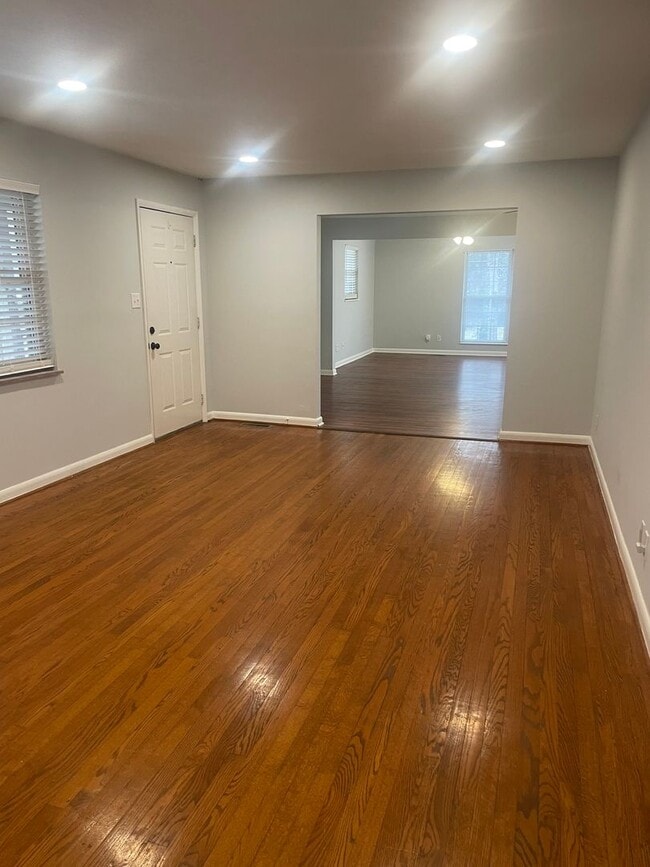 Photo - Knoxville 37918 - 3 bedroom, 1.5 bath home in Halls - Contact Lisa Vineyard and Shannon Russell (...