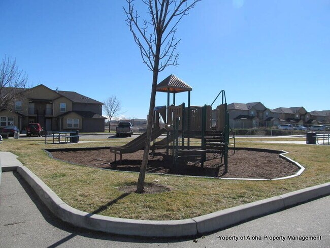 Photo - 1049 W Pine Ave