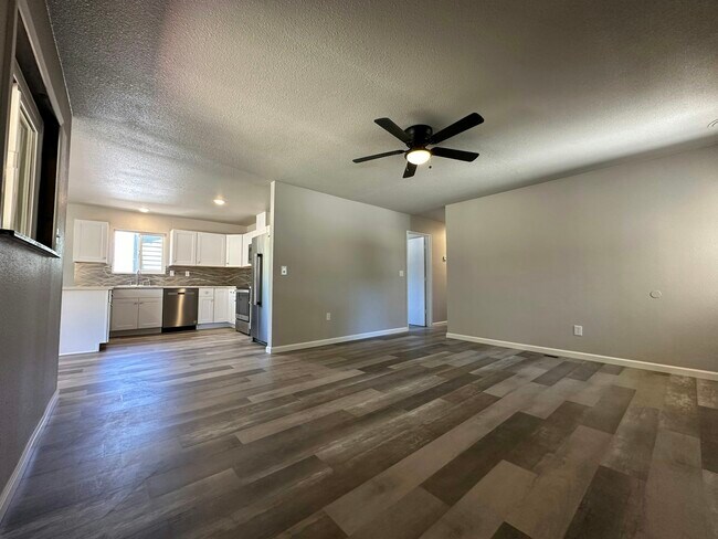 Photo - 7565 Yorkshire Dr