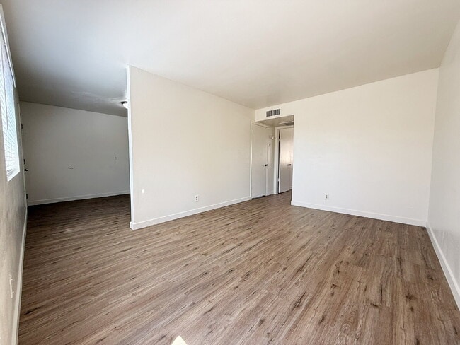 Photo - Fully Remodeled 2-Bedroom Townhome in Prim... Unit 4