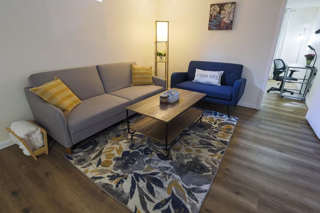 Photo - 6659 Upham Dr Unidad B