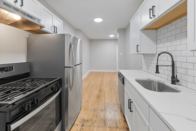 Photo - 7377 N Damen Ave Unit i1