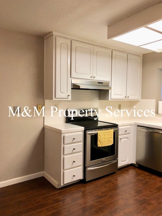 Photo - 9686 Gage St House