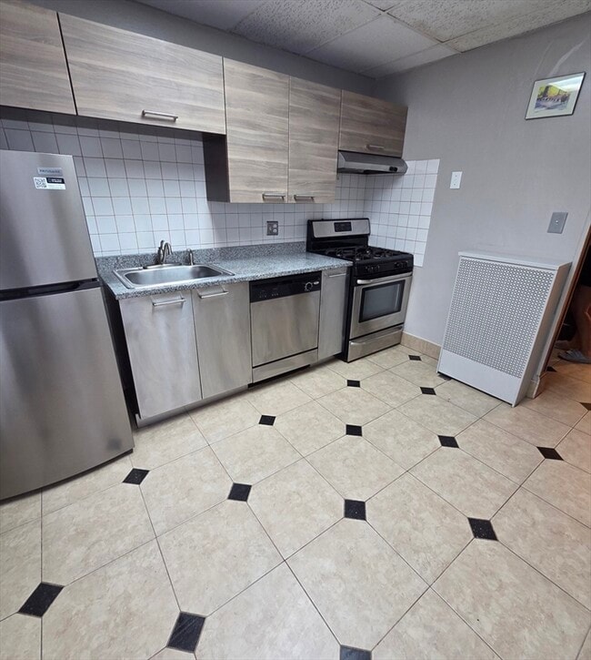 Building Photo - 1710 Commonwealth Ave Unit 1