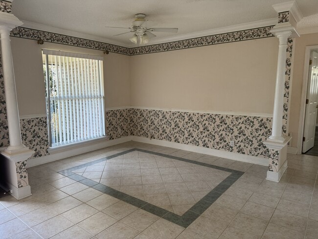 Photo - 577 Cody Dr