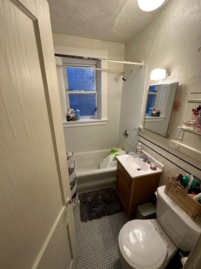 Photo - Classic Boston Studio | Elevator Building, Laundry & Parking Available