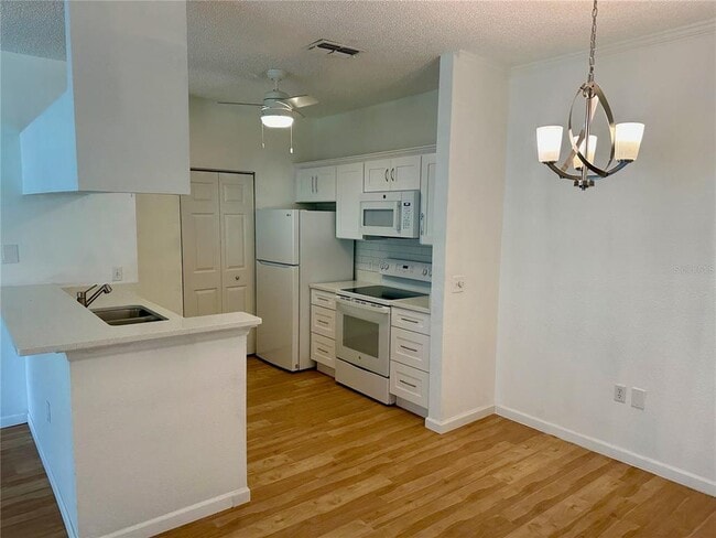 Photo - 624 Arbor Lakes Cir Unit 624