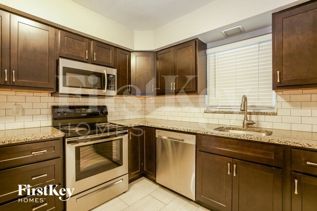 Photo - 9946 MacKenzie Rd