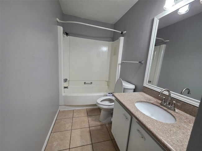 Photo - 1015 Western Hills Dr