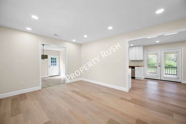 Photo - 321 Whitmire Cir