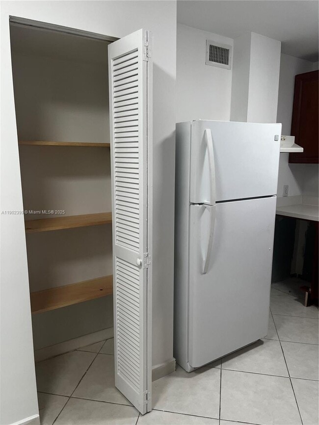 Photo - 181 NW 47th Ave Unidad 8